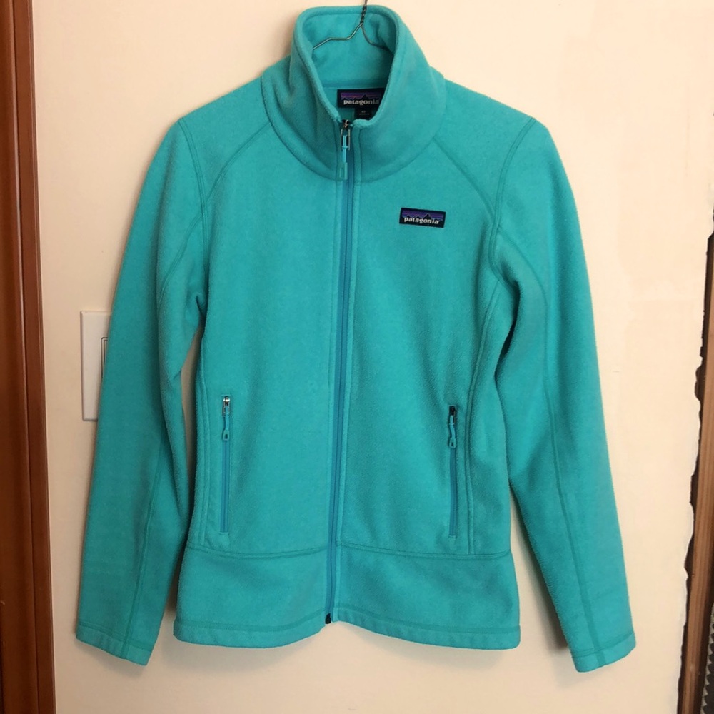 Women’s Patagonia fleece jacket. XS. Turquoise. Excellent condition.